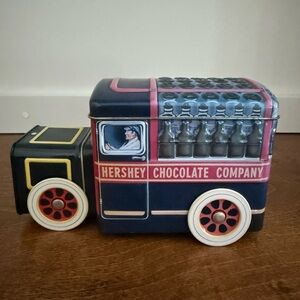 The Hershey's 2000 collectible truck tin